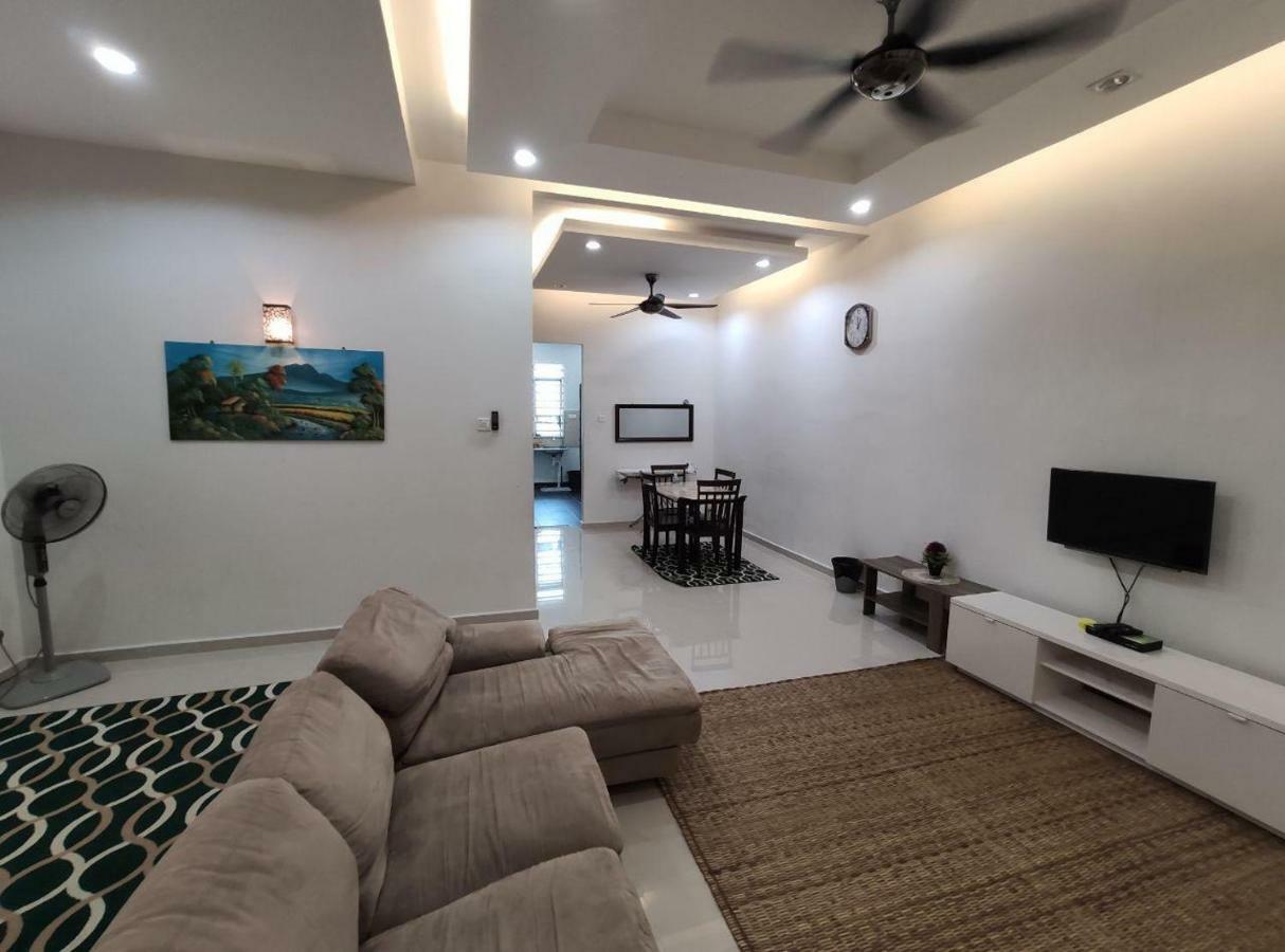 Ar-Rayyan Homestation Dungun Exterior photo